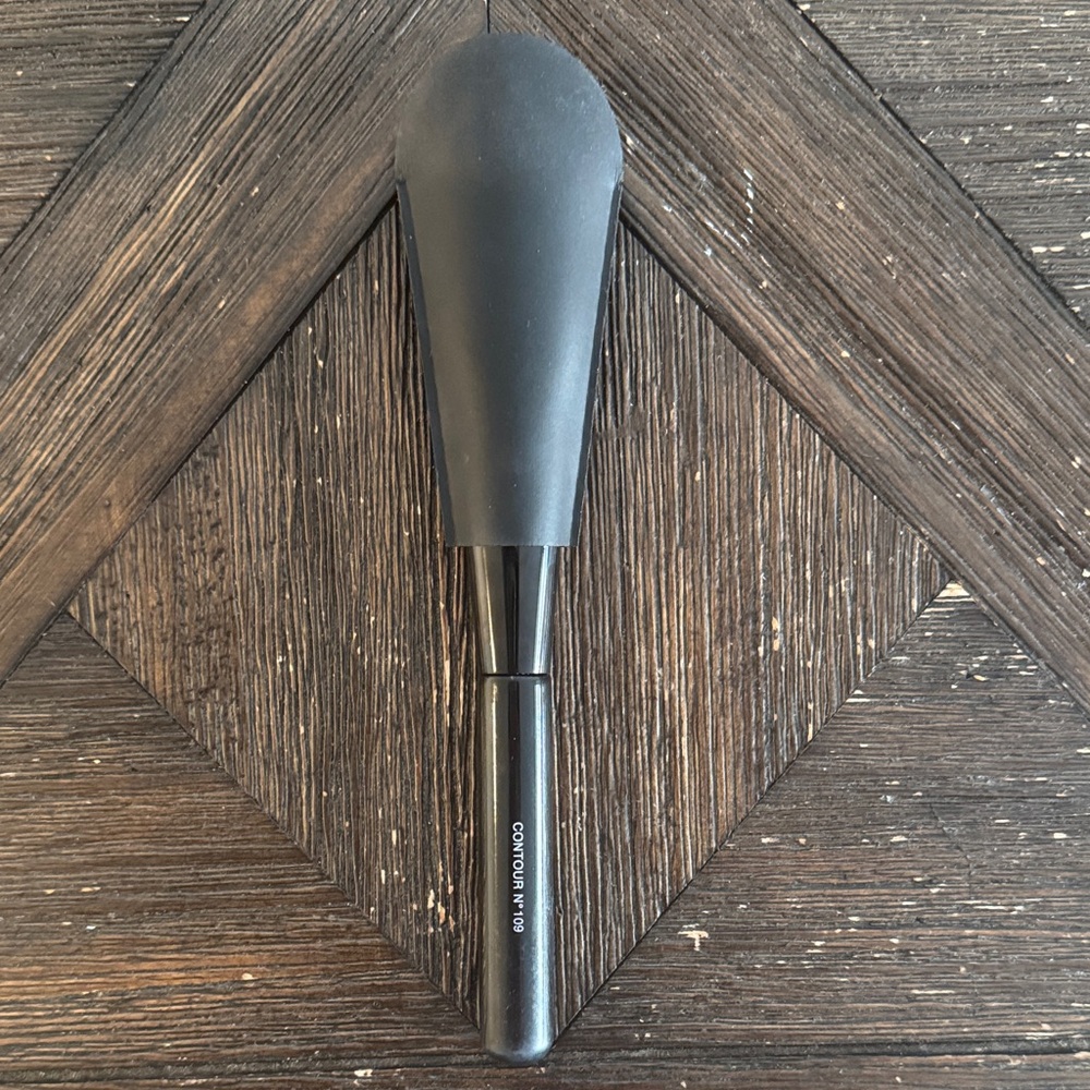 LES PINCEAUX DE CHANEL Contouring Brush N°109 - Picture 4 of 8